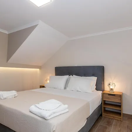 Elite & Maisonettes Apartamento *